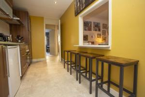 Large Apartment in the Heart of Historic Bath
