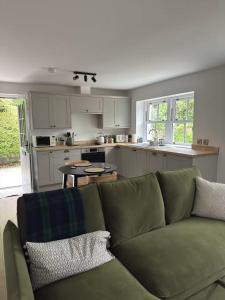 Cosy Cottage in Charming Village Close to Beach - Pass the Keys