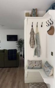 Cosy Cottage in Charming Village Close to Beach - Pass the Keys