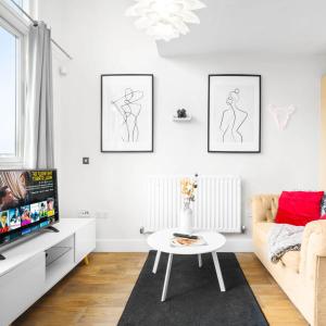 Central Birmingham Apartment - King Bed - Parking - Private Terrace 42M