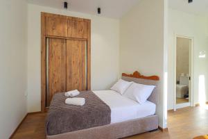 Modern & Cozy Studio in Tbilisi - by Wehost