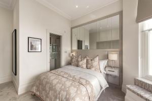 Elegant South Kensington Apartment by Hyde Park and Harrods