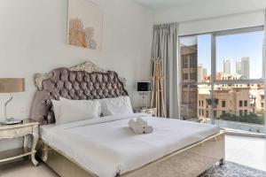 Free housekeeping visits during your stay - StayShort - Downtown 2 Bed Unit with Burj Views that Sleeps 4