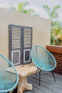 Big Room with Private Balcony 8 mins to Pererenan beach