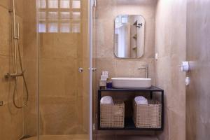 Cozy Boutique 1BR Apt in Mets, near Kallimarmaro