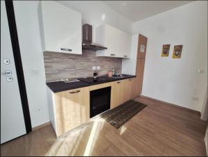 The Sun 365 - Sea View Apartment