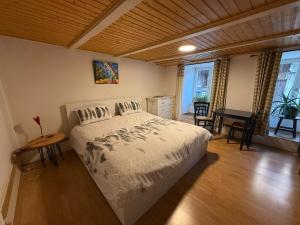 18th Century Character Cottage - Hiking Groups, Families