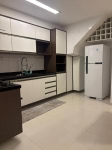 Casa 3 quartos a 100m da praia do Jardim Atlântico