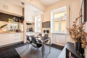 Elegant Apartment w Balcony in Bairro Alto