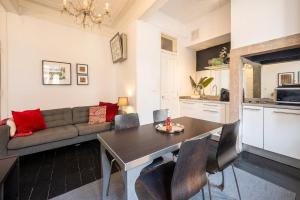 Elegant Apartment w Balcony in Bairro Alto