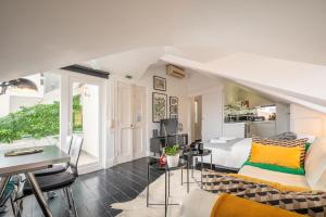 Stylish Penthouse Studio w Terrace by Porta85