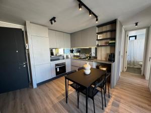 Cool Coast - Moderno departments con estacionamiento