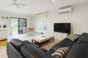 Waterfront Coomera Escape