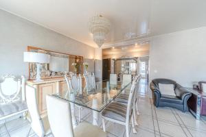 Spacious 3-bedroom apartment with balcony Gratte Ciel Villeurbanne