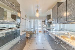 Spacious 3-bedroom apartment with balcony Gratte Ciel Villeurbanne