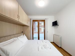 Aprica- Bilocale con 2 Giardini Privati e Garage