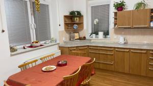 House for relaxation - hot tub and grill