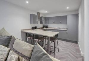 2-Bedroom Serviced Apartment in Loftus 1