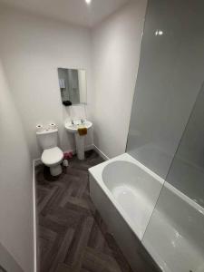 2 Bedroom Serviced Apartment In Loftus 2