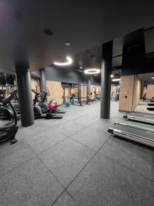 Brand new apartment with free parking and swimming pool access