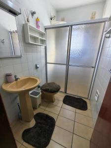 Casa aconchegante para até 10 pessoas área central Guaratuba!
