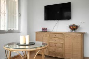 Casa con piscina compartida cerca del pueblo jardin y parking privado