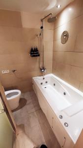 cozy room, Easy access to Seoul, 5 min metro