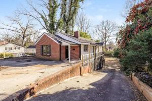 Queens Quarters at Ardmore A Historic 6BR Estate