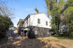 Queens Quarters at Ardmore A Historic 6BR Estate