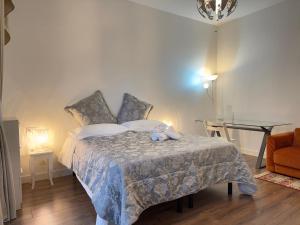 5 minutes walk from the Olympic Stadium