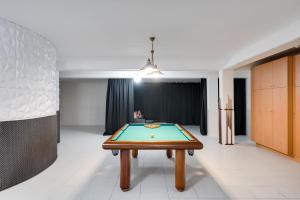 Ericeira Vila Martinho by Hopstays - Piscina e Vista Mar