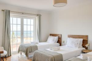 Ericeira Vila Martinho by Hopstays - Piscina e Vista Mar