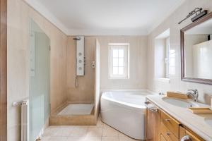 Ericeira Vila Martinho - Piscina e Vista Mar, by Hopstays