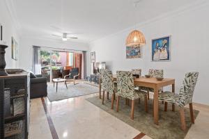 49 Comfortable 2-Bedroom Garden Apartment Close to