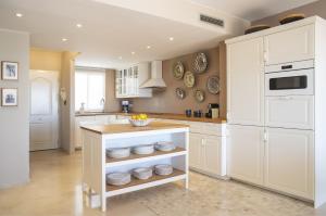 53 Top floor of Terrazas de la Bahia Casares Costa