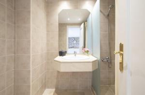 53 Top floor of Terrazas de la Bahia Casares Costa