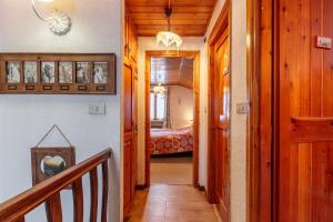 Panoramic chalet with fireplace near Courmayeur