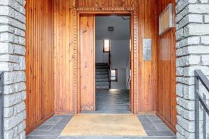 Panoramic chalet with fireplace near Courmayeur
