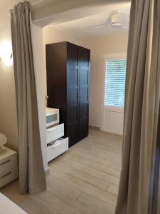 Sunset Paradise Tracadero Apartment Sea pools access Private Garden WorkSpace