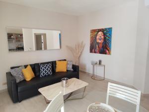 Sunset Paradise Tracadero Apartment Sea pools access Private Garden WorkSpace