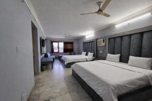 Shivmurti Grand by UV Stays