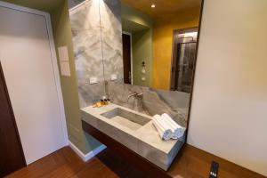 Les Nobles Guest House