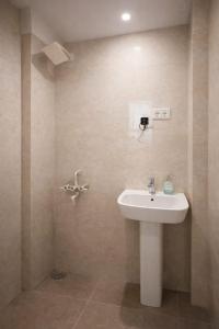 Hotel Premium Residency Vrindavan By RK properties