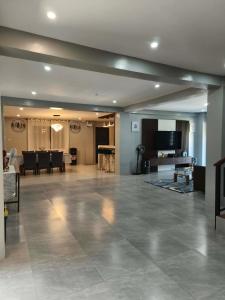 The hitchings private house