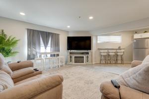 2 Mi to Old Town Scottsdale Sleek Apartment