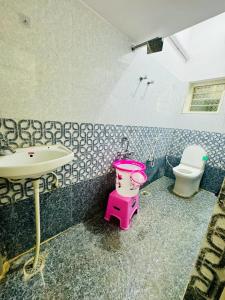 Flats in CITY Centre Next to Nexus Mall, 1km from bus stand