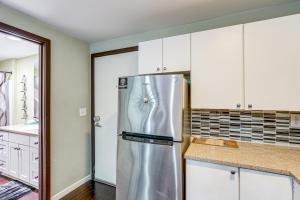 Walkable Belltown Hub! 3rd-Floor Montreux Condo