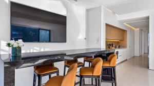 712 - SOHO PV Best Rooftop View