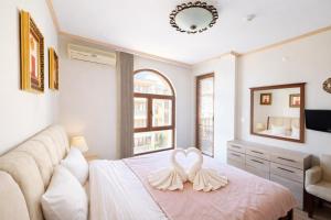 Royal Bay-I Seaview Apartment