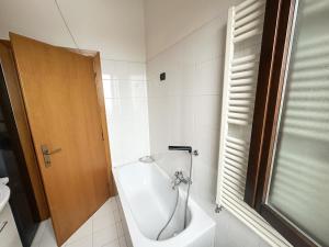 AtticoVistaMare-PrimeLocation-2Bedr-2Bath-Parking-GrandiSpazi-PosizioneFantastica